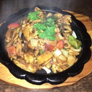 12D. Poulet à la sauce épicée haricots noirs